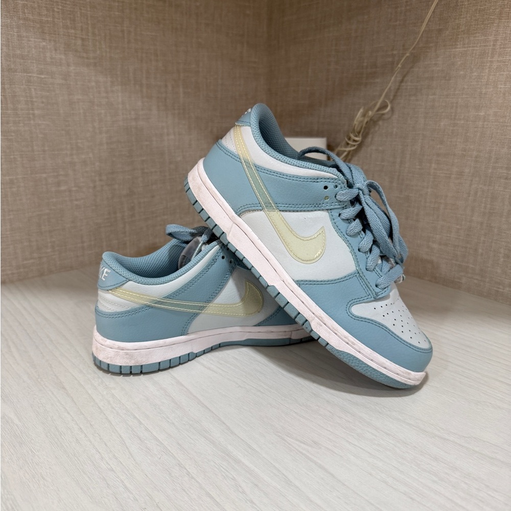 Nike Dunk Low ‘Aura Clear’ Sneakers